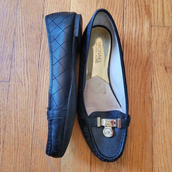 Michael Kors 9M Black Leather Loafers Gold Charm Logo HAMILTON Moc Toe - Picture 1 of 9